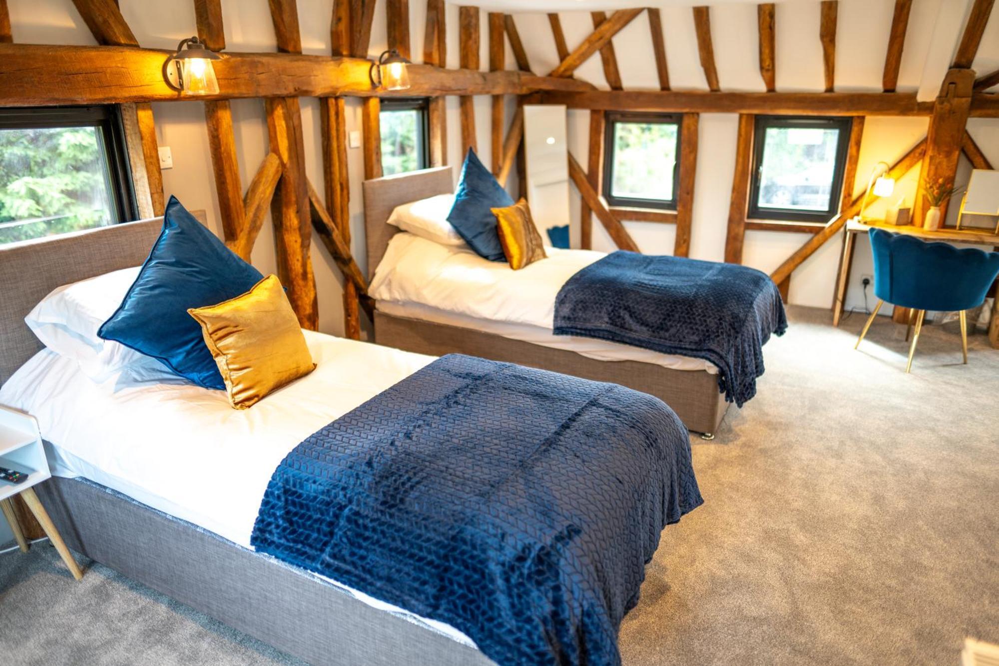 The Barn At Chart Hills Bed & Breakfast Biddenden Exterior photo